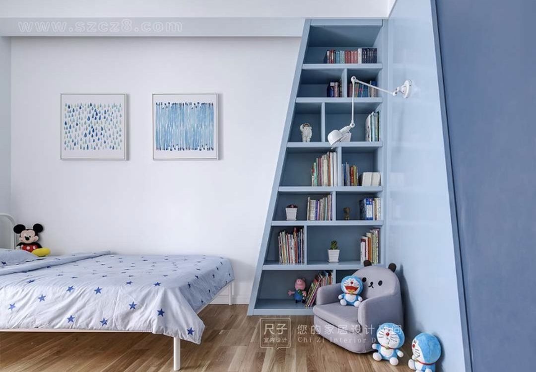 儿童房留出开放式收纳格，孩子喜欢的都展示出来装修效果图片_4