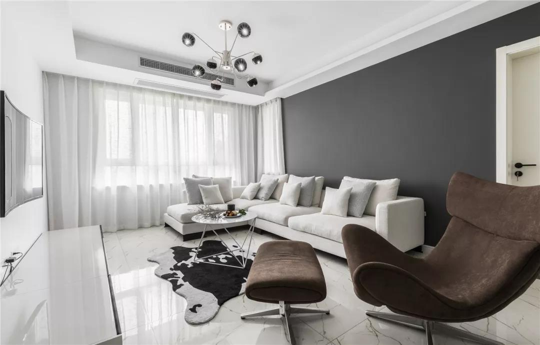 115㎡现代极简风，黑白灰冷色调，细节处理让这个家也不算很冷
