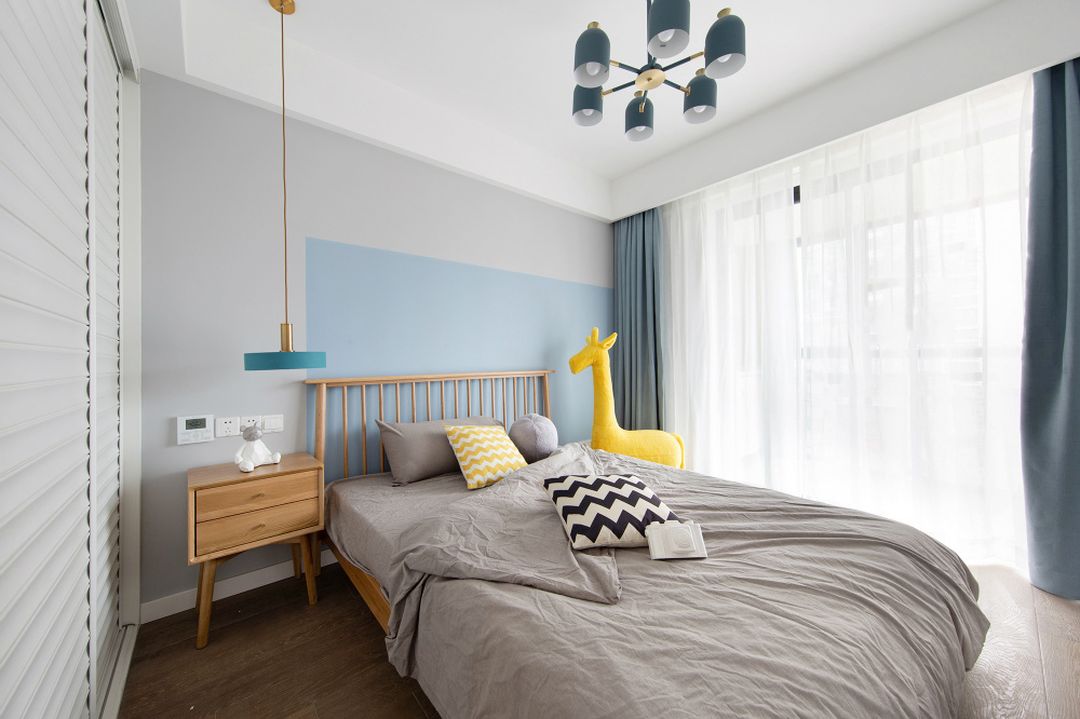 18个现代温馨卧室搭配，卧室够暖才有家的感觉装修效果图片_1