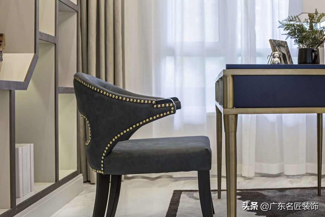 135m²欧式轻奢靓家，给你浪漫巴黎般的舒适生活装修效果图片_9
