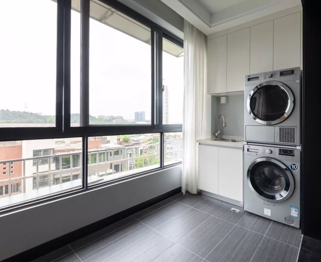 33张阳台洗衣机柜搭配，总有一款适合你家阳台装修效果图片_12