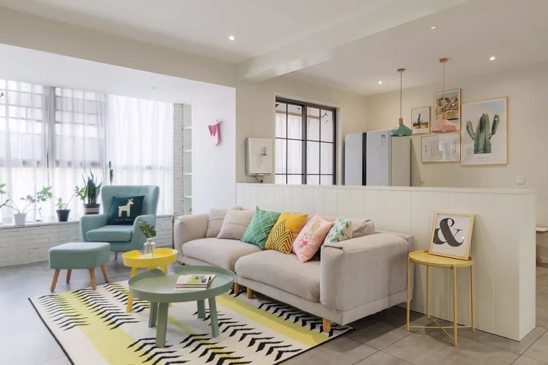 21张阳台纳入客厅设计，搭配好让客厅更加宽敞舒适装修效果图片_4