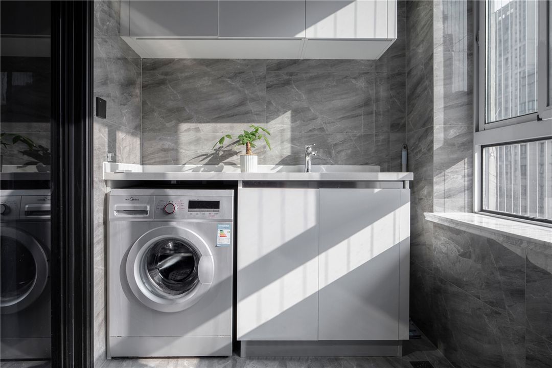 21张洗衣机+收纳柜搭配设计，这样的阳台才实用装修效果图片_20