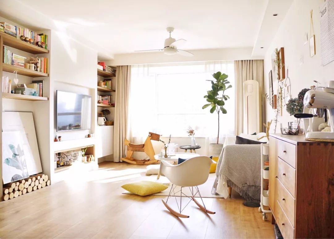 22个原木风客厅，越看越温馨装修效果图片_4