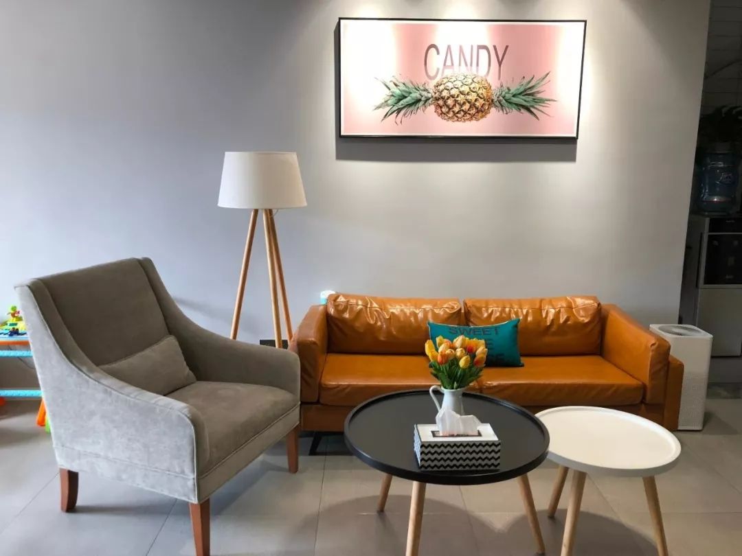 客厅摆上驼色沙发，轻松打造轻奢风装修效果图片_22