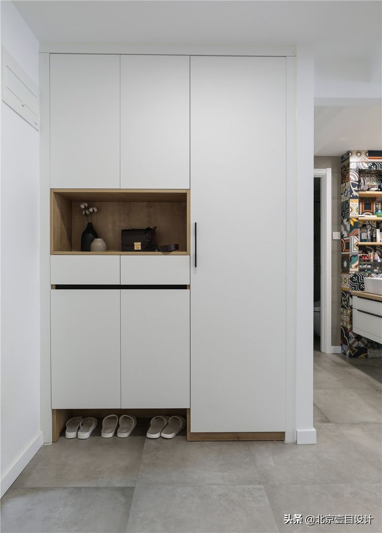 玄关怎么设计的美观且实用装修效果图片_1