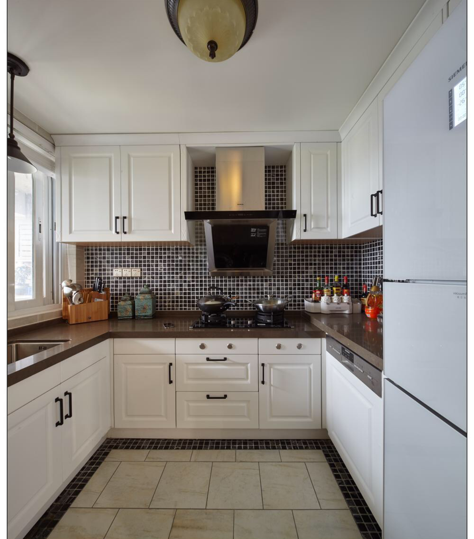 25个白色厨房橱柜搭配设计，想做白色橱柜可以参考装修效果图片_20