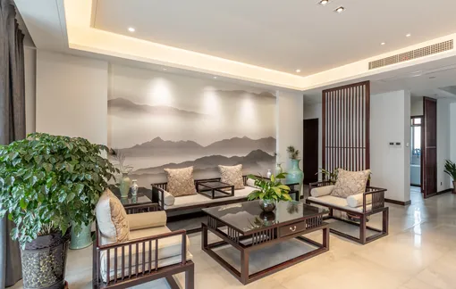 摒弃繁复的木线、雕花。用尽量简约的手法去做中式