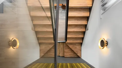 现代风复式，温暖的家里享受孤独