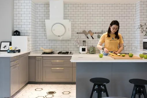 看李大脓设计的这间套四120平的家，竟然没有做一个衣柜！