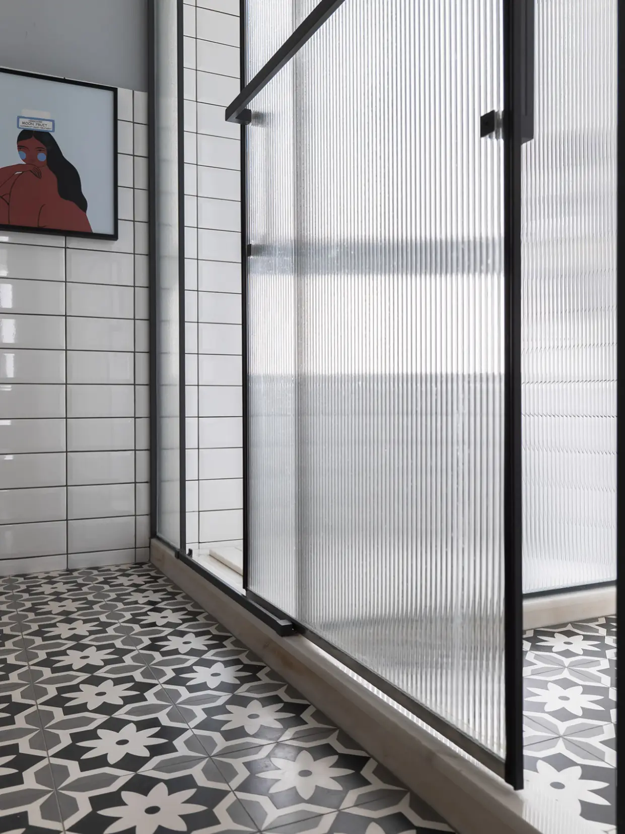 湖蓝色乳胶漆+小方砖，打造小清新干湿分离图片_3