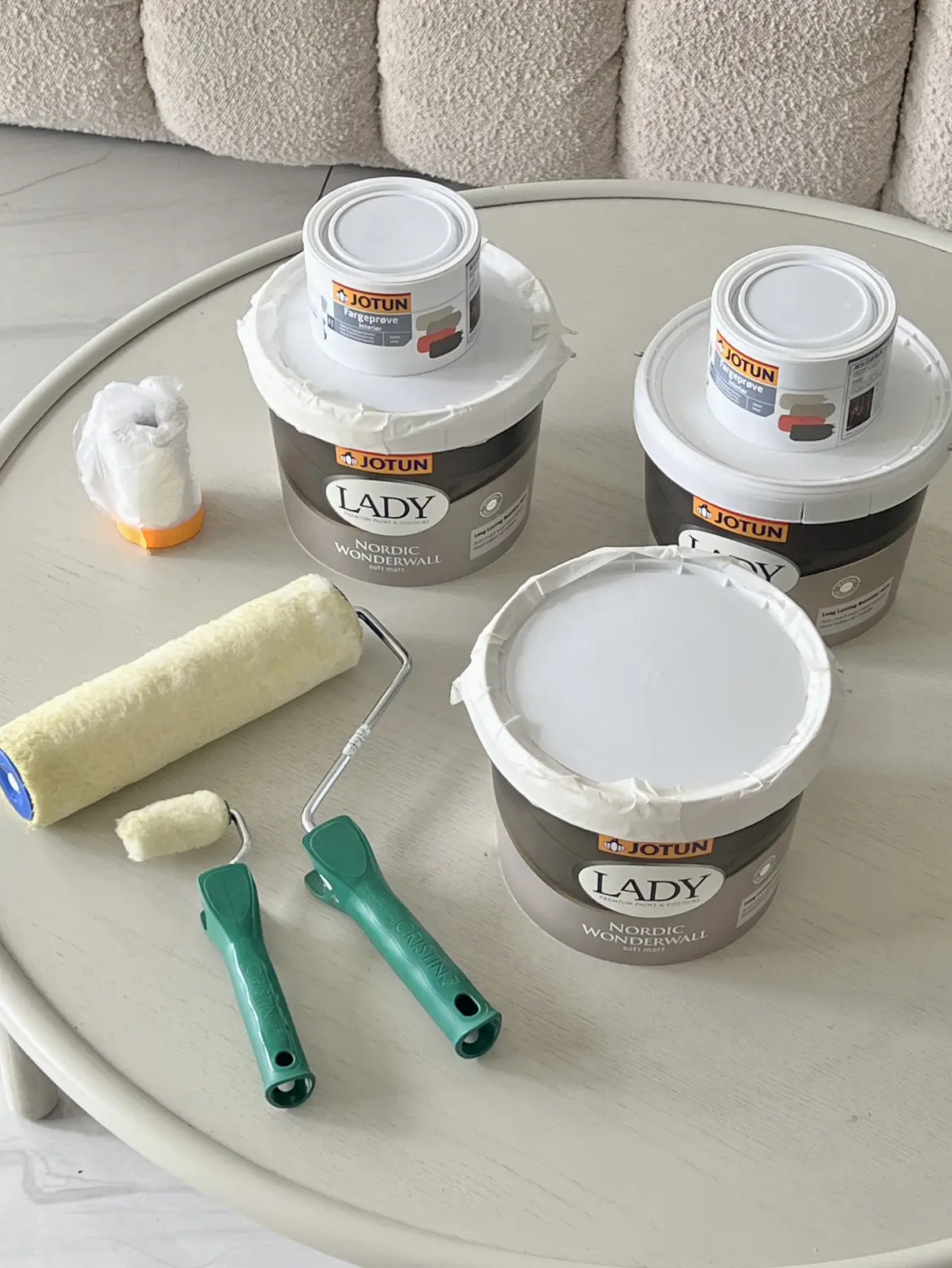 墙面改色对比，入住1500天，冷白变奶茶图片_4