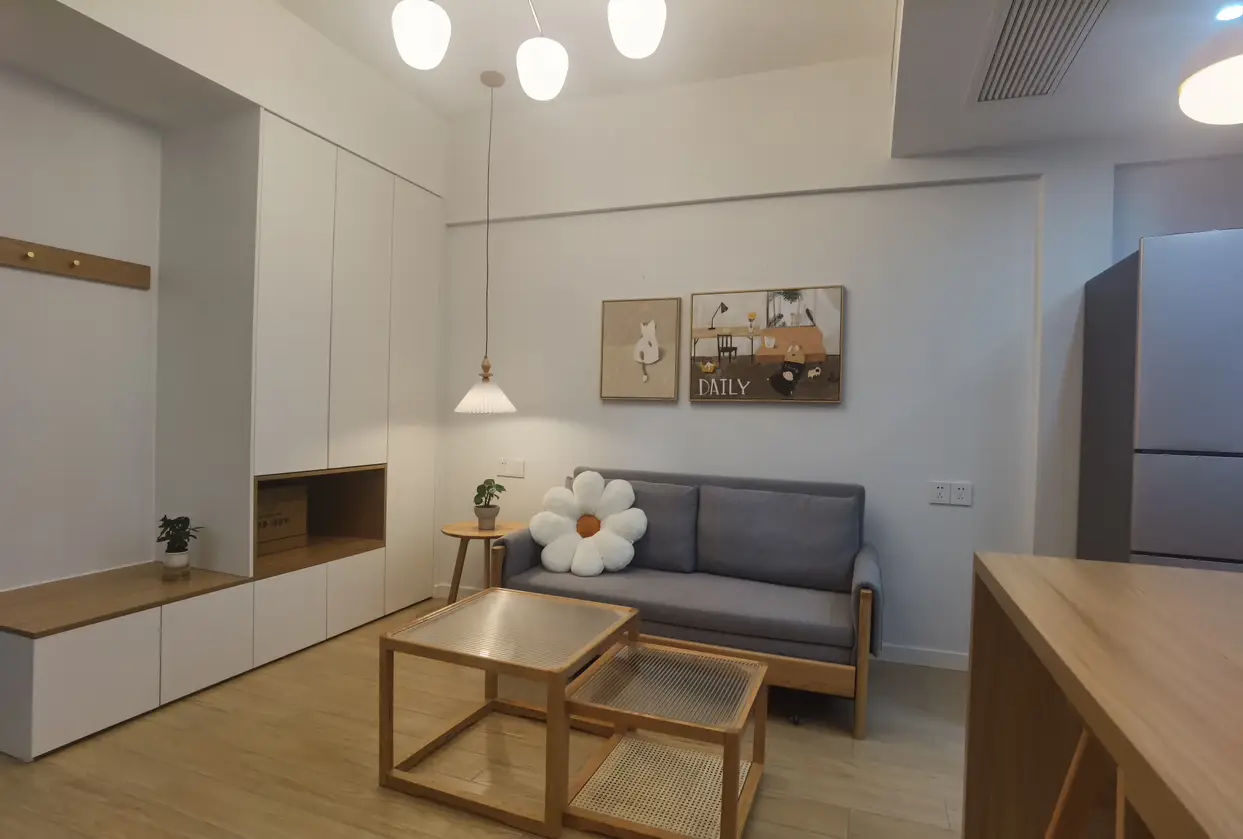 零杂物！干净舒适的日式原木卧室，治愈力💯图片_3