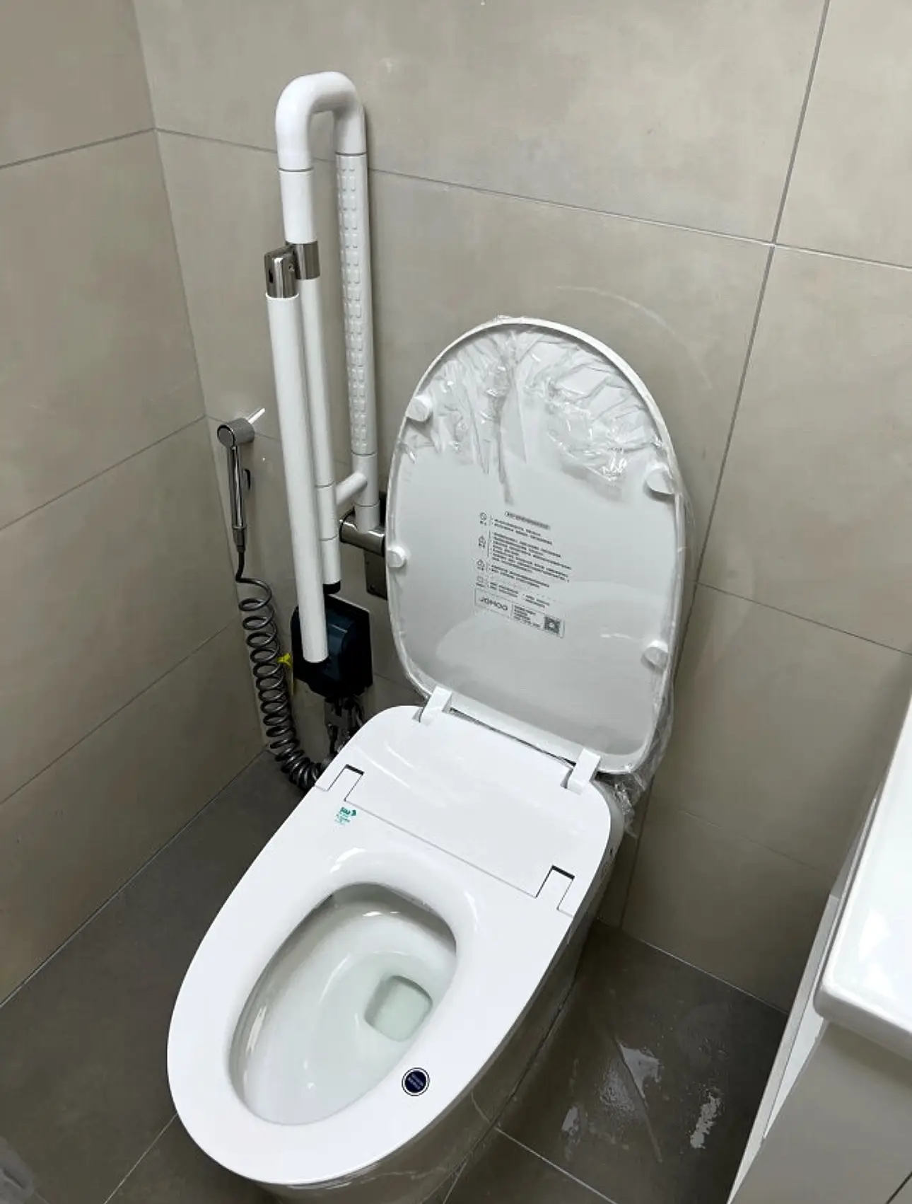 贴心适老化设计，卫生间安全升级图片_3