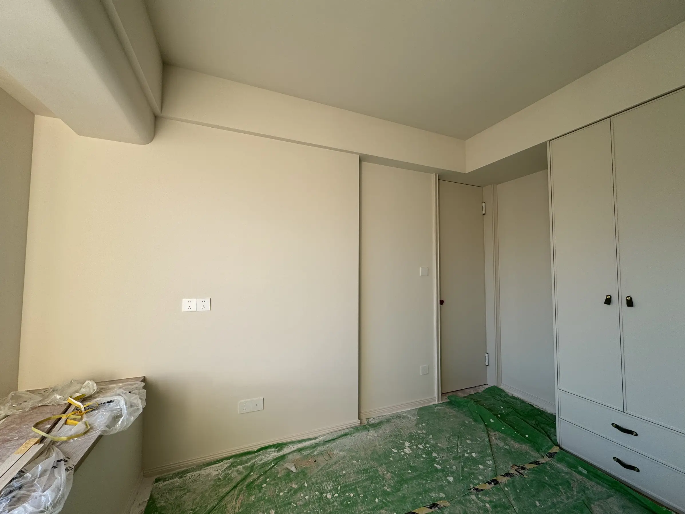 油工师傅说：今年好流行这个色的乳胶漆图片_1