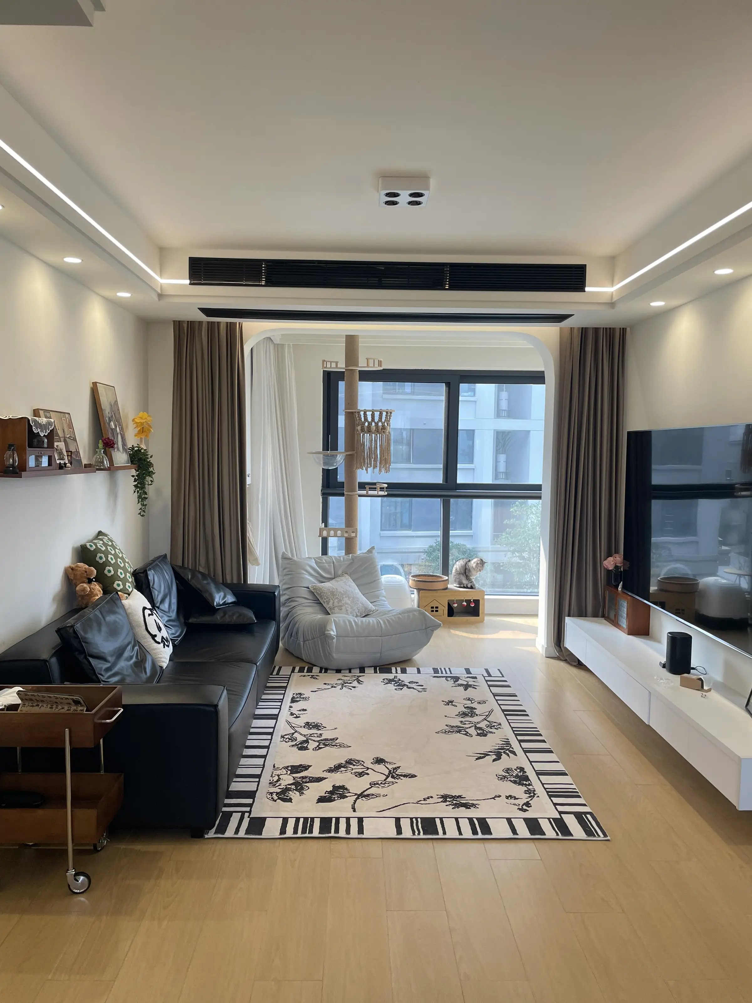 开间3.4小户型客厅🛋️的85寸大电视图片_2