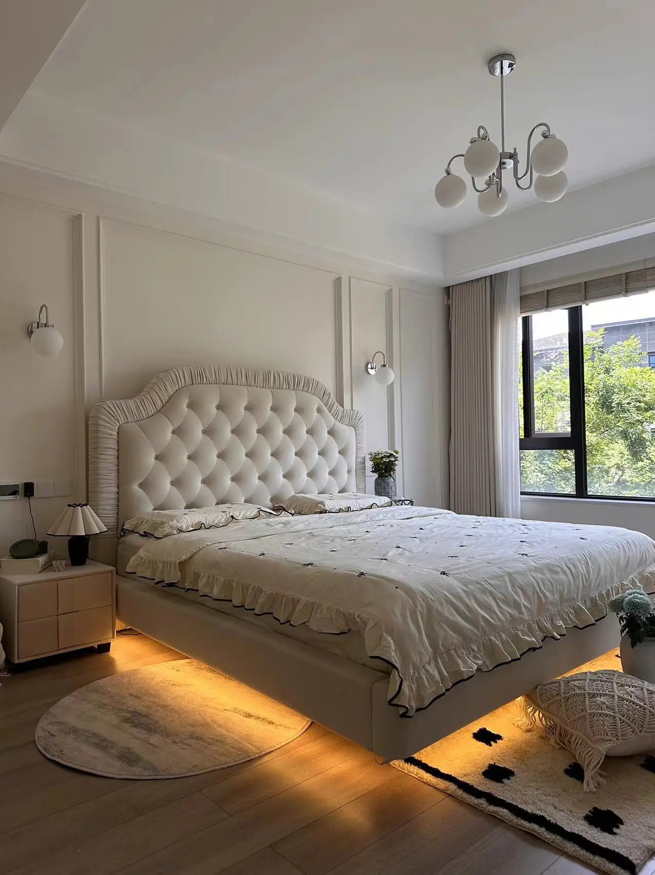 Bedroom | 网购的悬浮床好有氛围图片_0