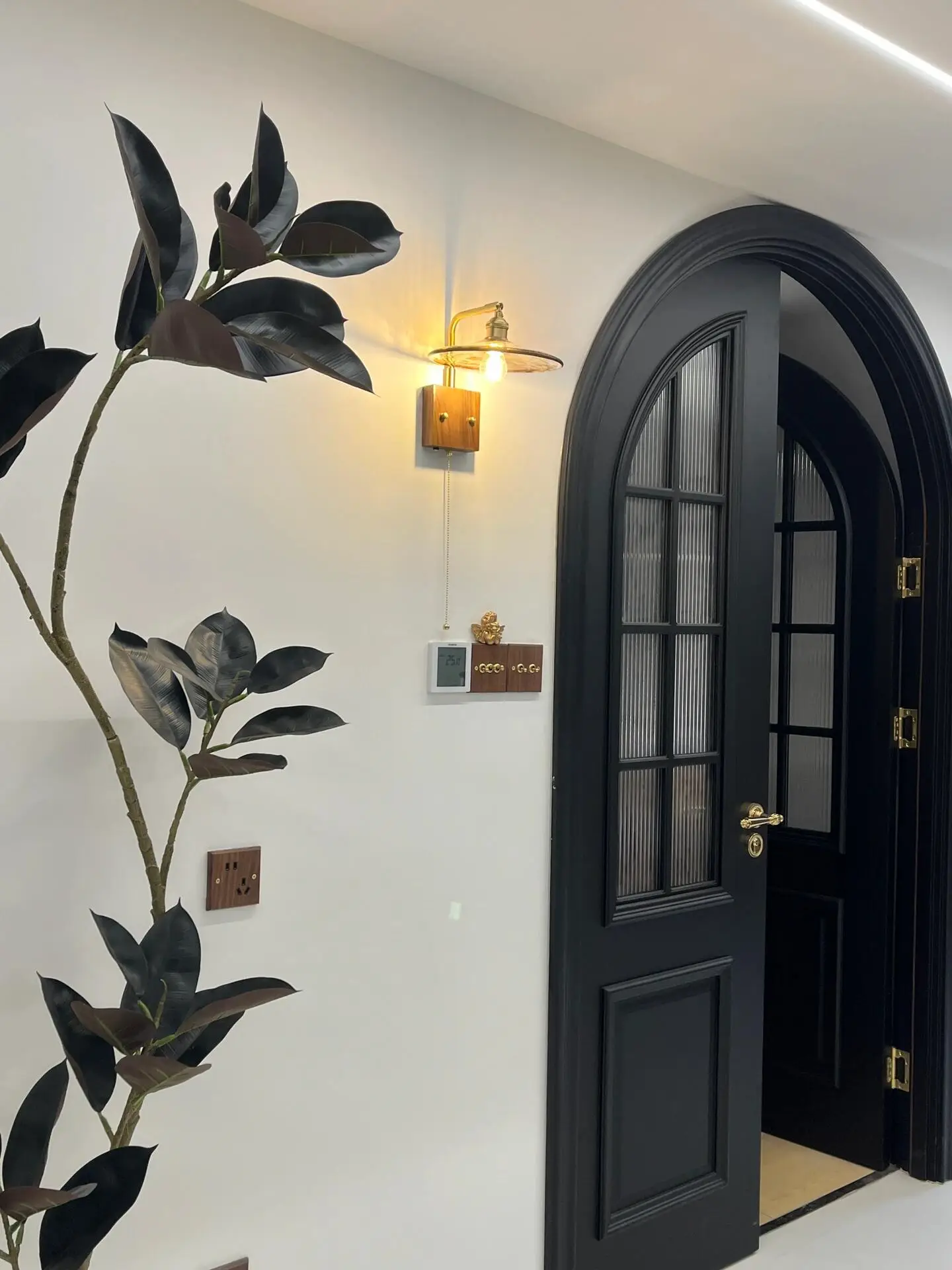 转角遇见光&别有新意的墙面装饰--壁灯图片_3