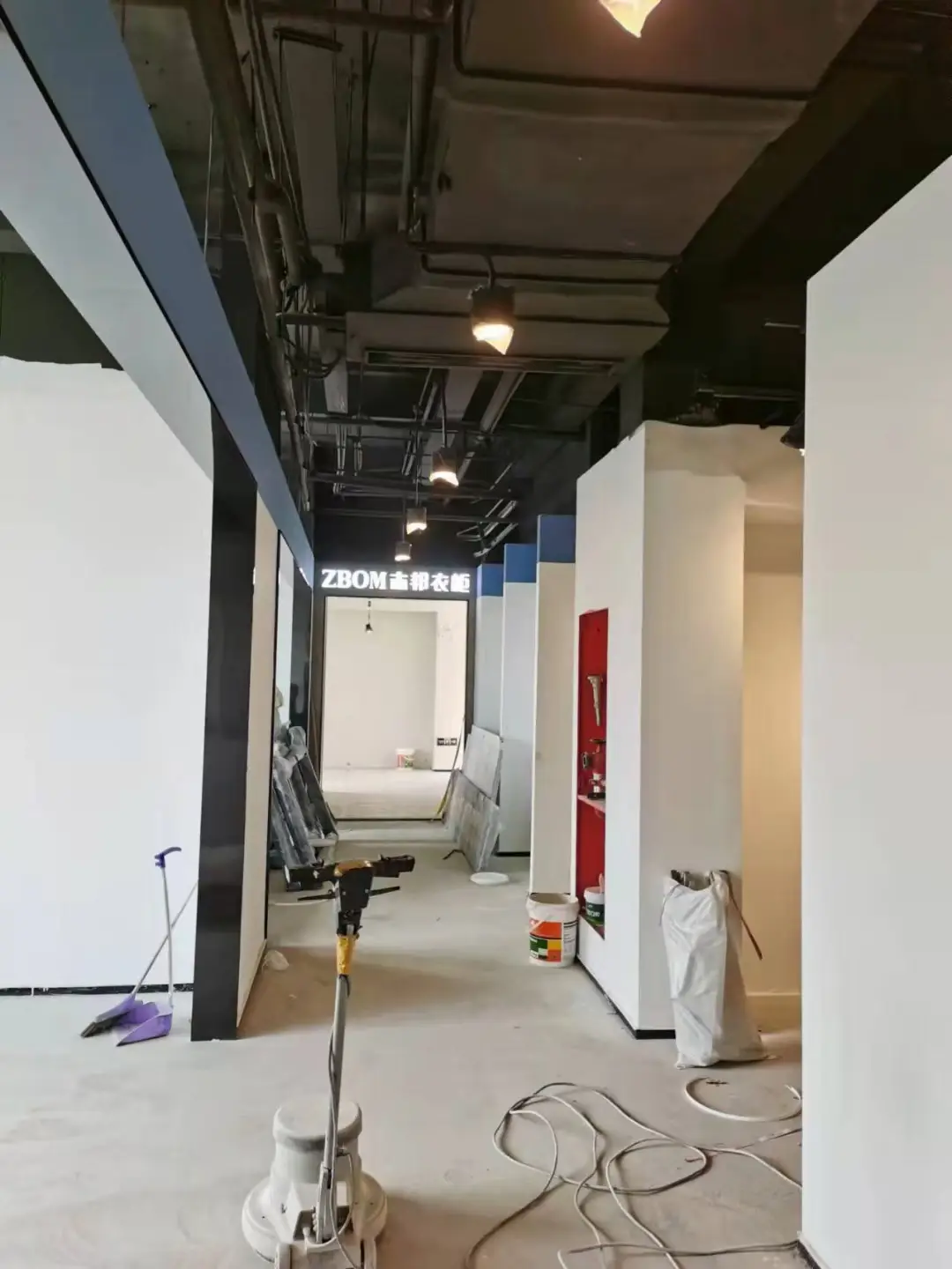 水电安装工作进行中图片_2