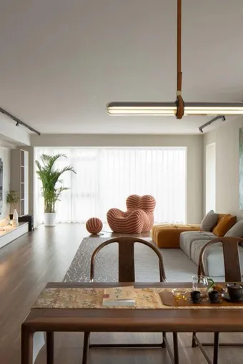 280平现代风复式装修，新中式元素巧妙融合，档次瞬间翻倍