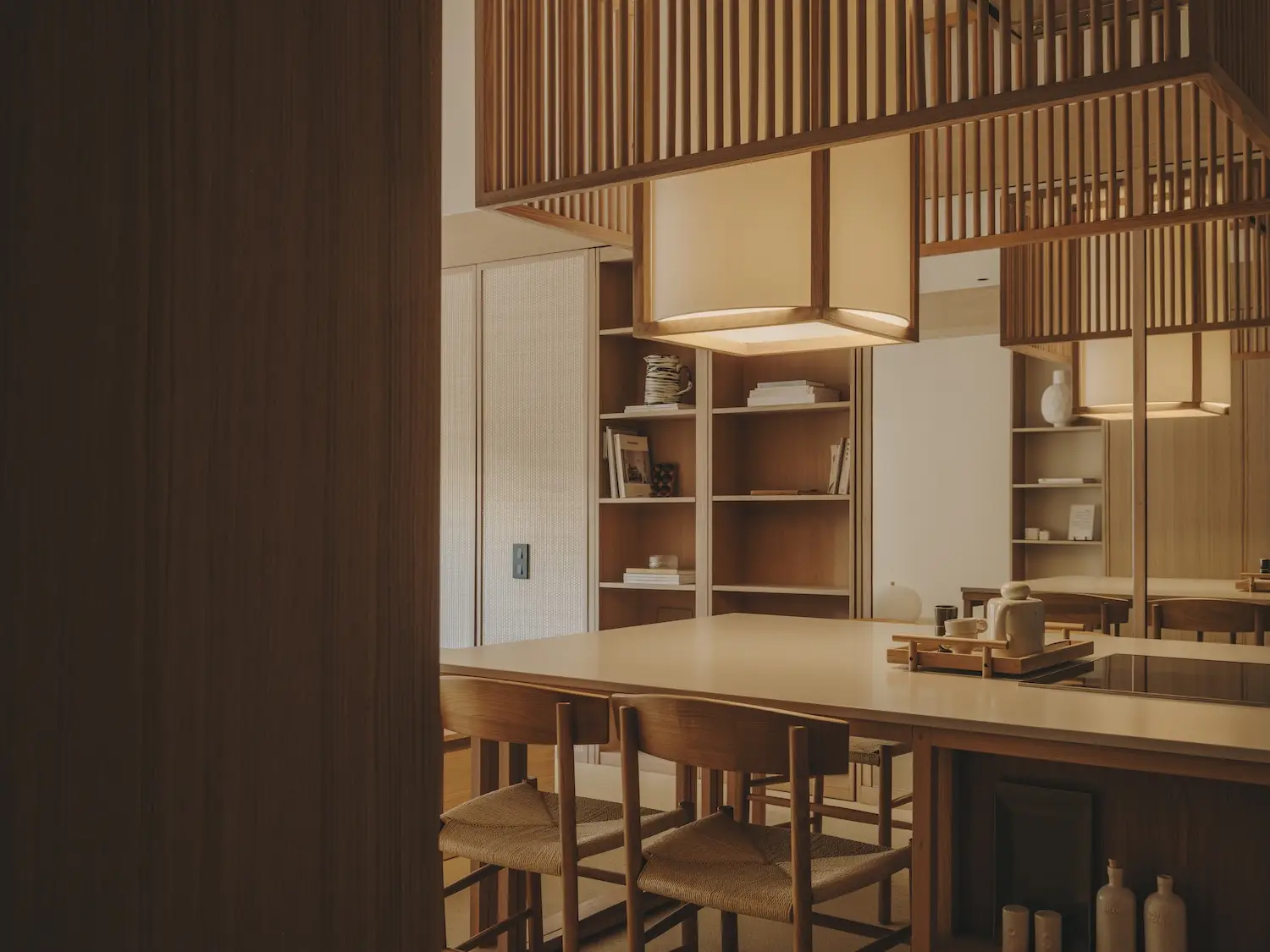 餐厨空间也能有度假的感觉，原木风带来惊喜图片_5