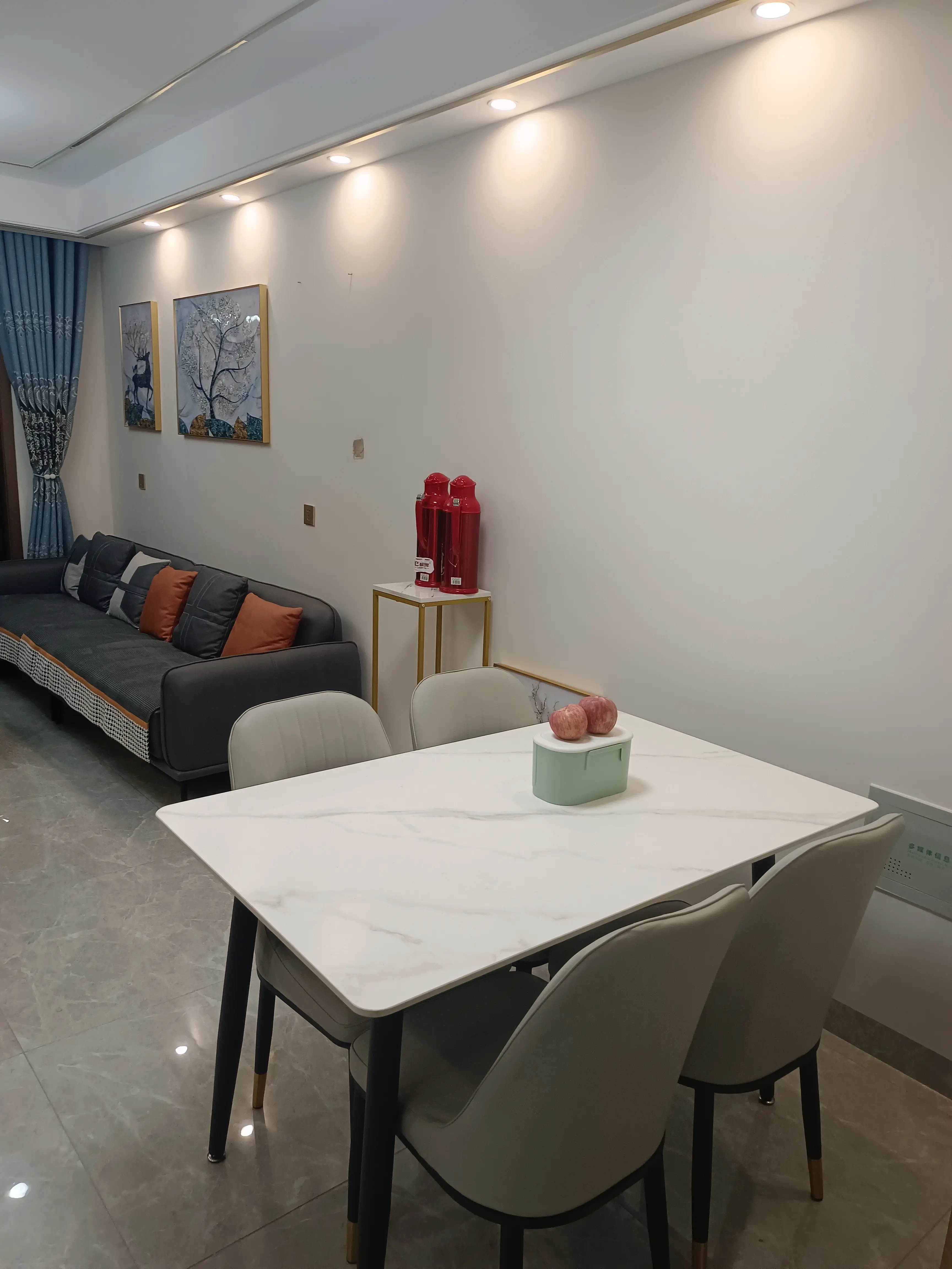 ”我“那色彩不一的多巴胺客餐厅图片_2