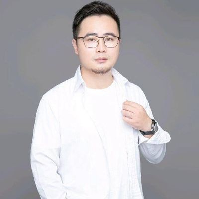 设计师周明凯