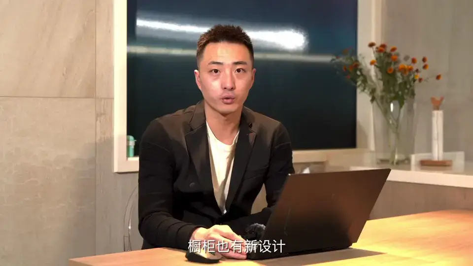 现代酷黑开放式厨房安装一台colmo洗碗机，既可解放双手，又节省厨房空间，解锁餐具头等舱体验 