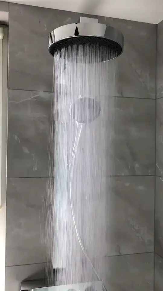 花洒中的爱马仕