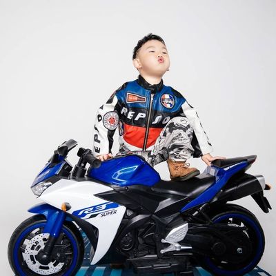 贴瓷砖